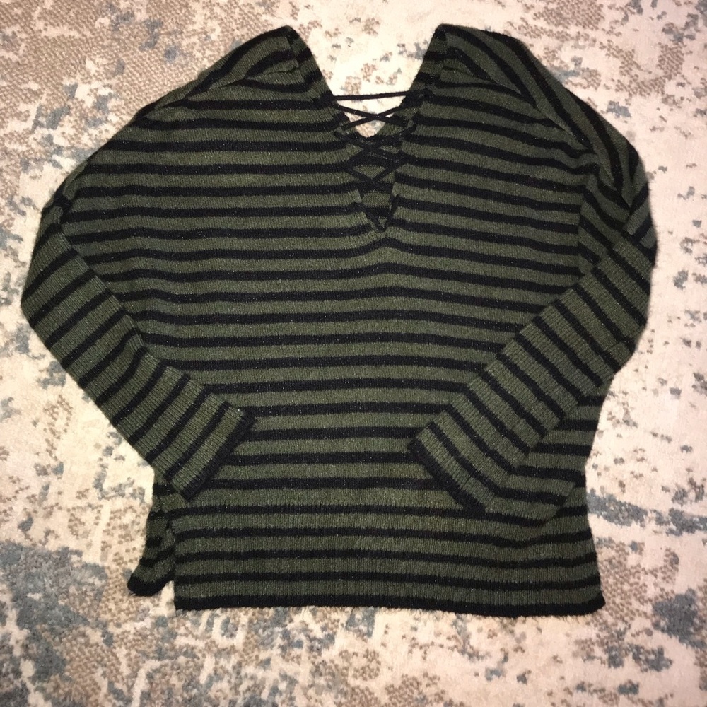 Women’s Ana - over sized sweater - laced back